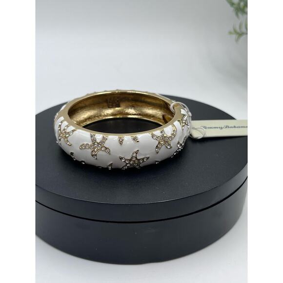 TOMMY BAHAMA GOLD PLATED
WHITE PAVE RHINESTONE STARFISH
BRACELET NWT - Picture 3 of 10